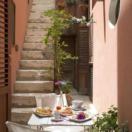 In Mit Terrasse Und Garten By Interhome * 特拉帕尼